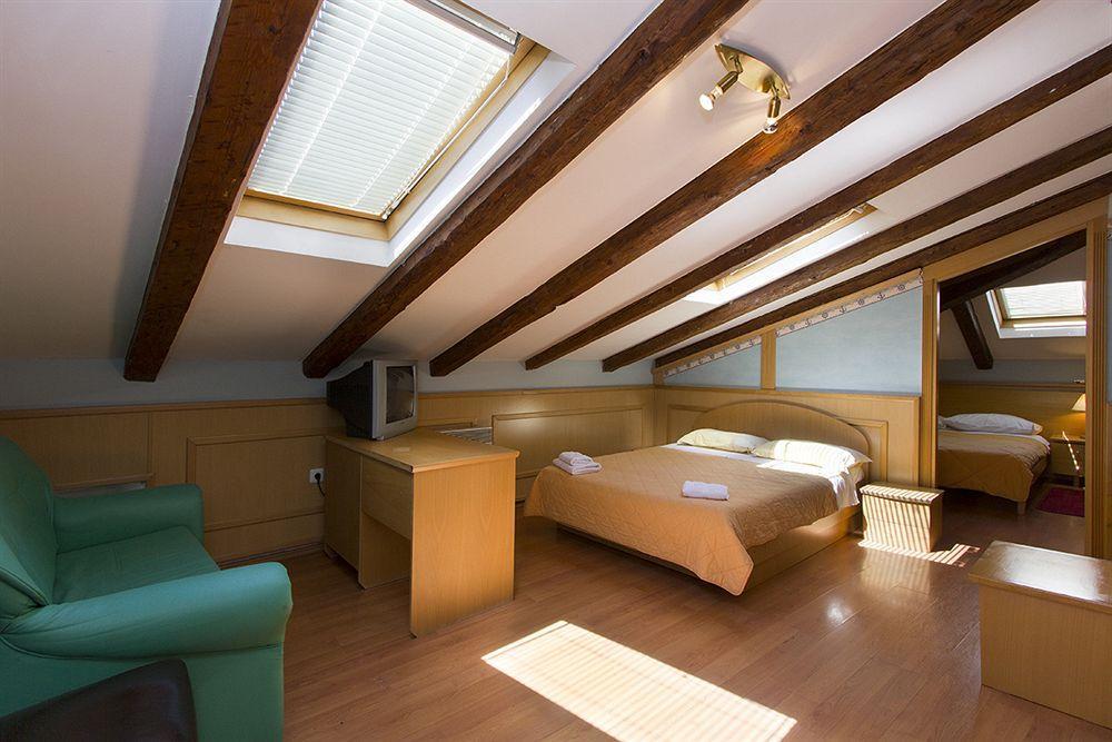 Hotel Galija Пула Екстер'єр фото