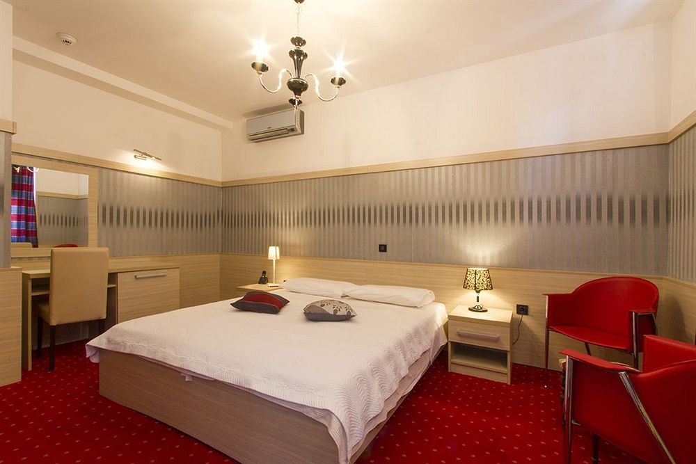 Hotel Galija Пула Екстер'єр фото