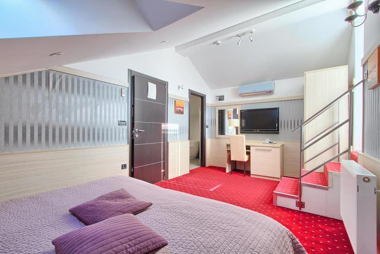 Hotel Galija Пула Екстер'єр фото
