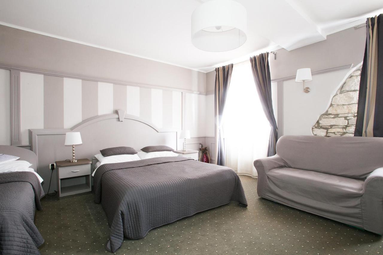 Hotel Galija Пула Екстер'єр фото